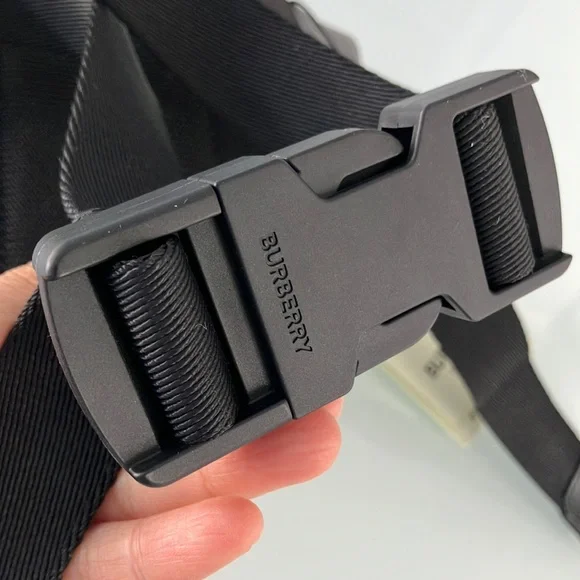 100% Authentic！Burberry Gray Belt Bag with Black Strap and Silver Zipper - Picture 5 of 12
